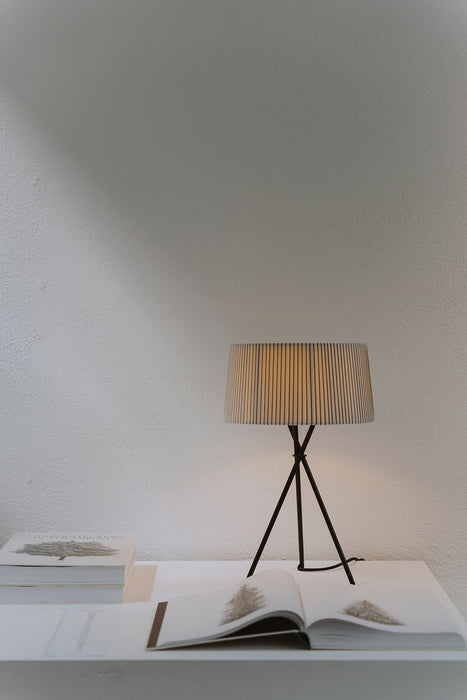 Lámpara de mesa Trípode M3